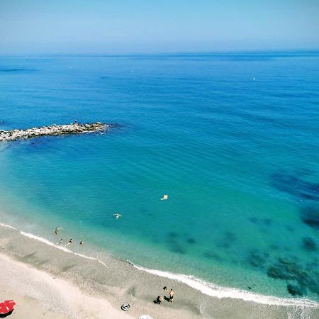La Perla Cruise Apartment On Private Beach, Modern With Aircon & Wifi Benalmádena Esterno foto