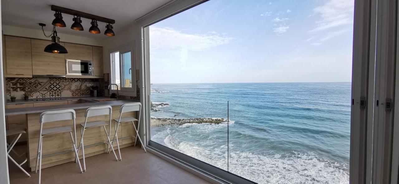 La Perla Cruise Apartment On Private Beach, Modern With Aircon & Wifi Benalmádena Esterno foto