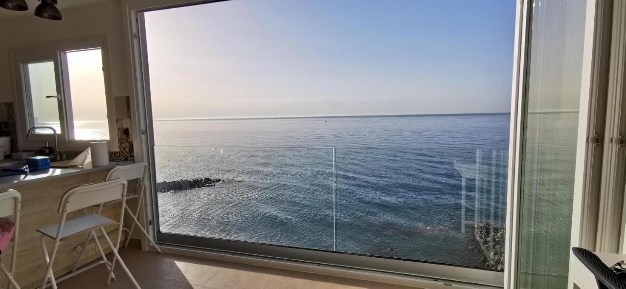 La Perla Cruise Apartment On Private Beach, Modern With Aircon & Wifi Benalmádena Esterno foto